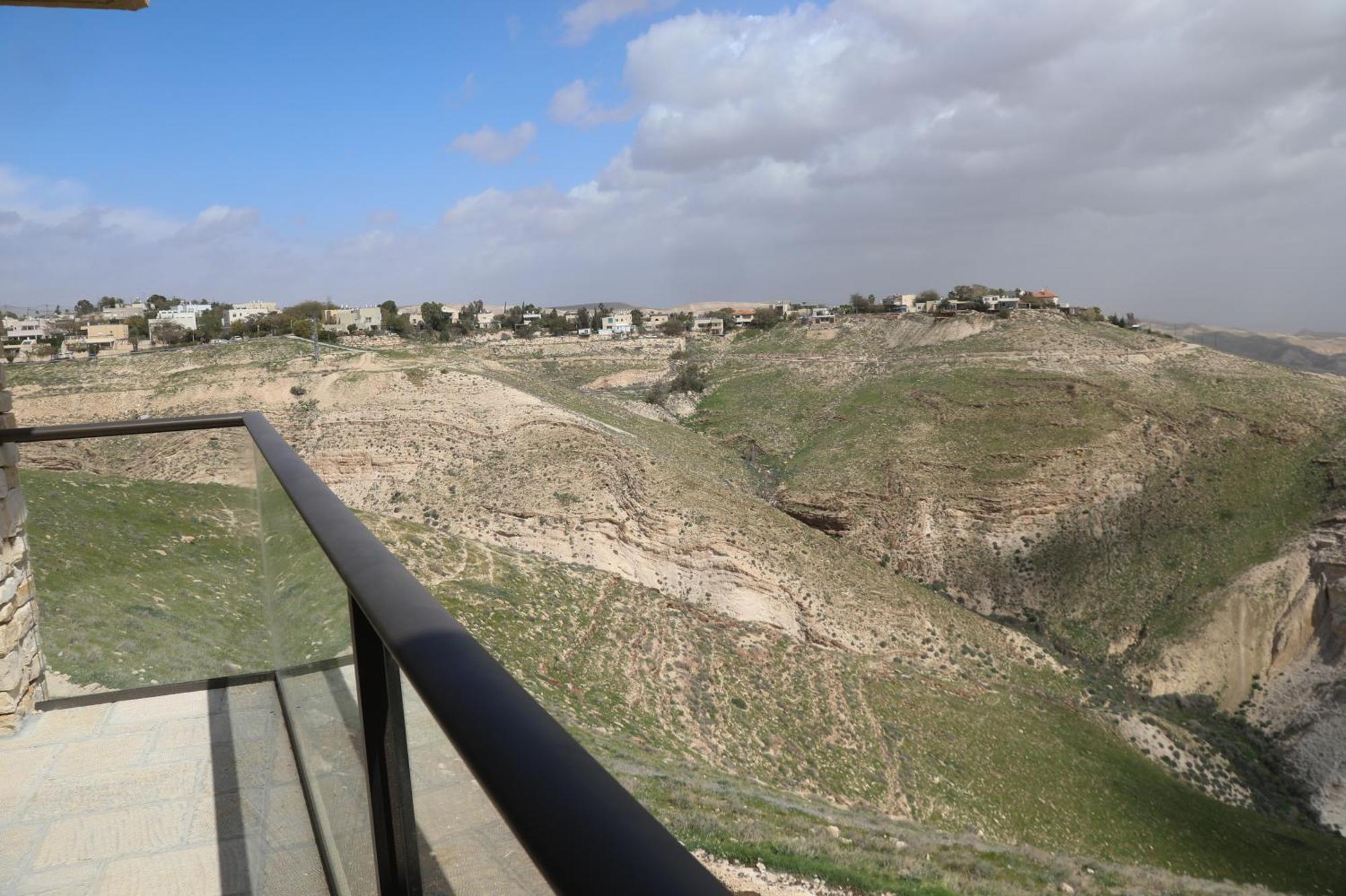 Genesis Land Desert Hospitality Kfar Adumim Room photo